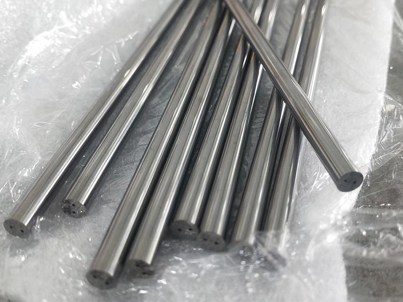 Стержни с двумя прямыми отверстиями для подачи СОЖ